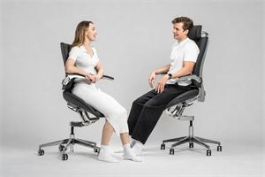 2 Professionals sitting in Levitask Vision Chairs