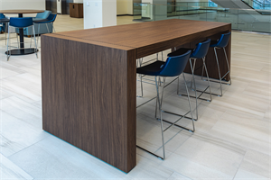 Stående Reveal table